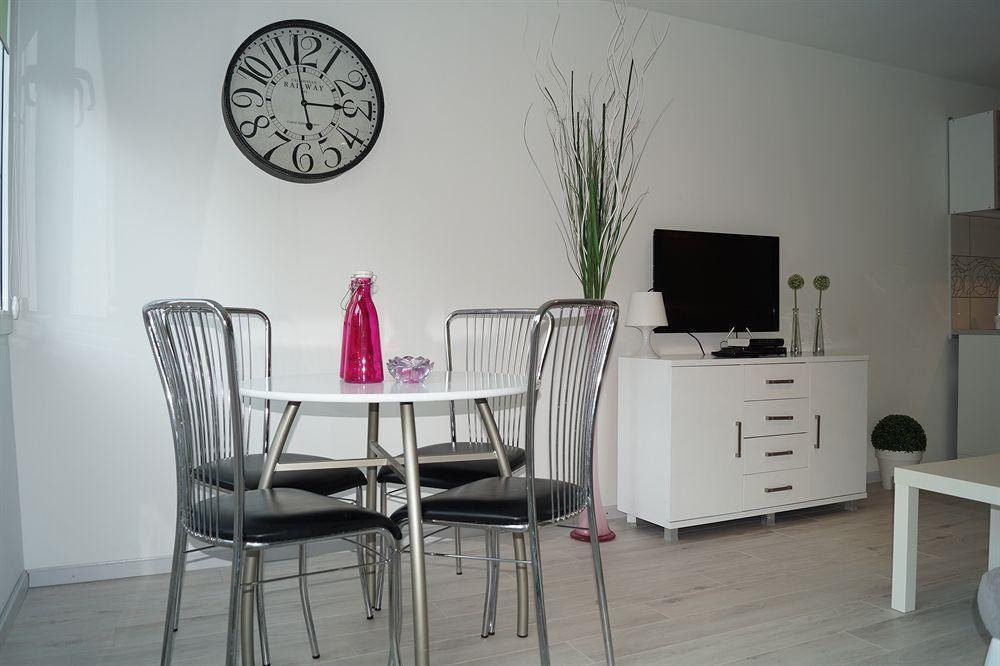 Centre Apartamenty Warszawa ภายนอก รูปภาพ