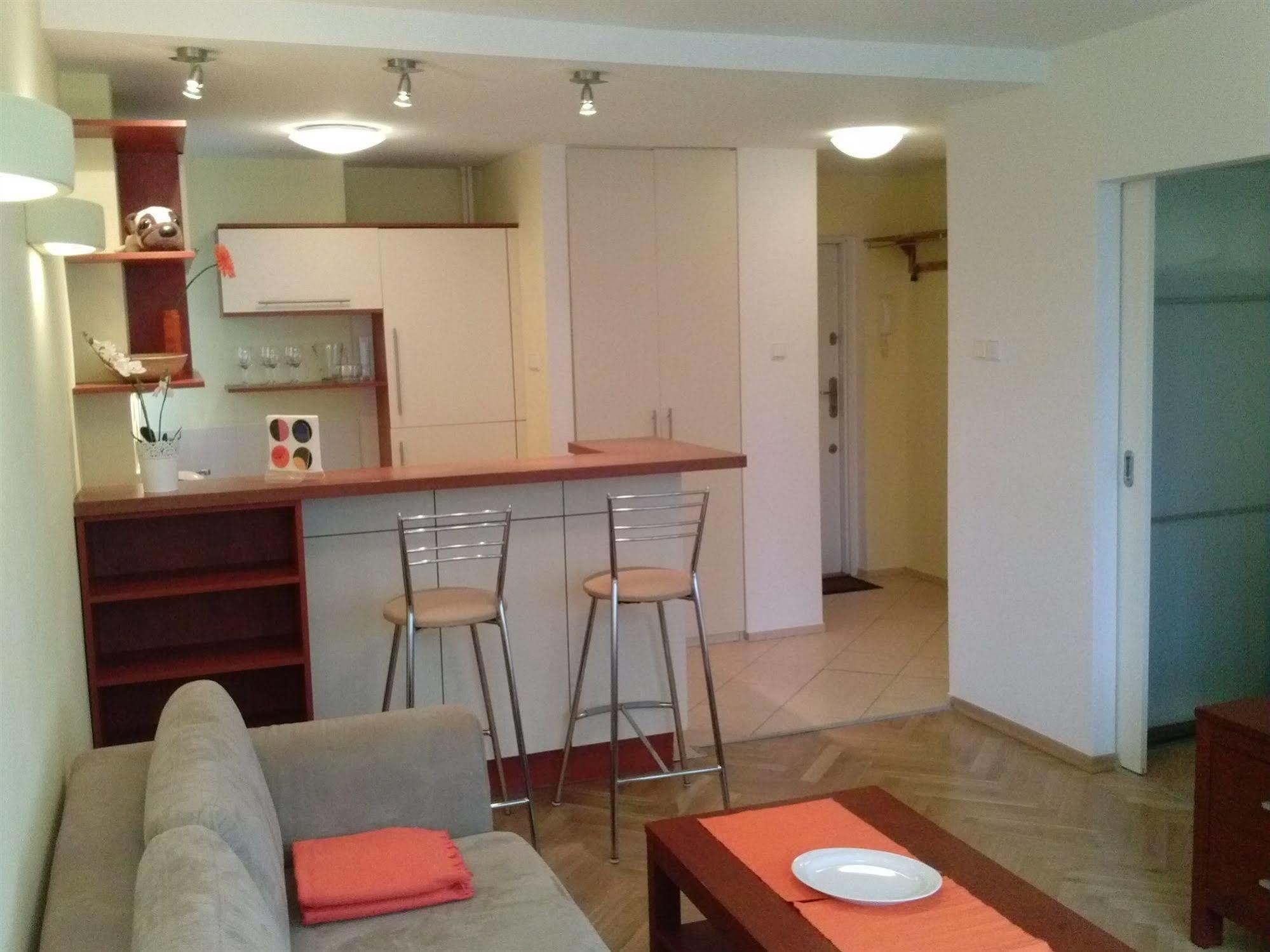 Centre Apartamenty Warszawa ภายนอก รูปภาพ