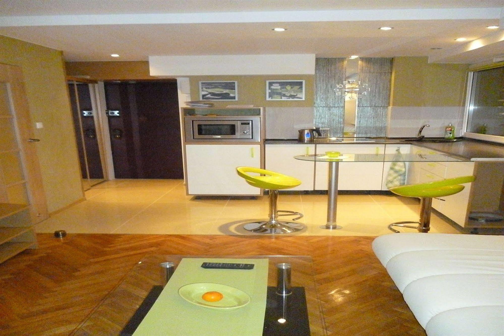 Centre Apartamenty Warszawa ภายนอก รูปภาพ
