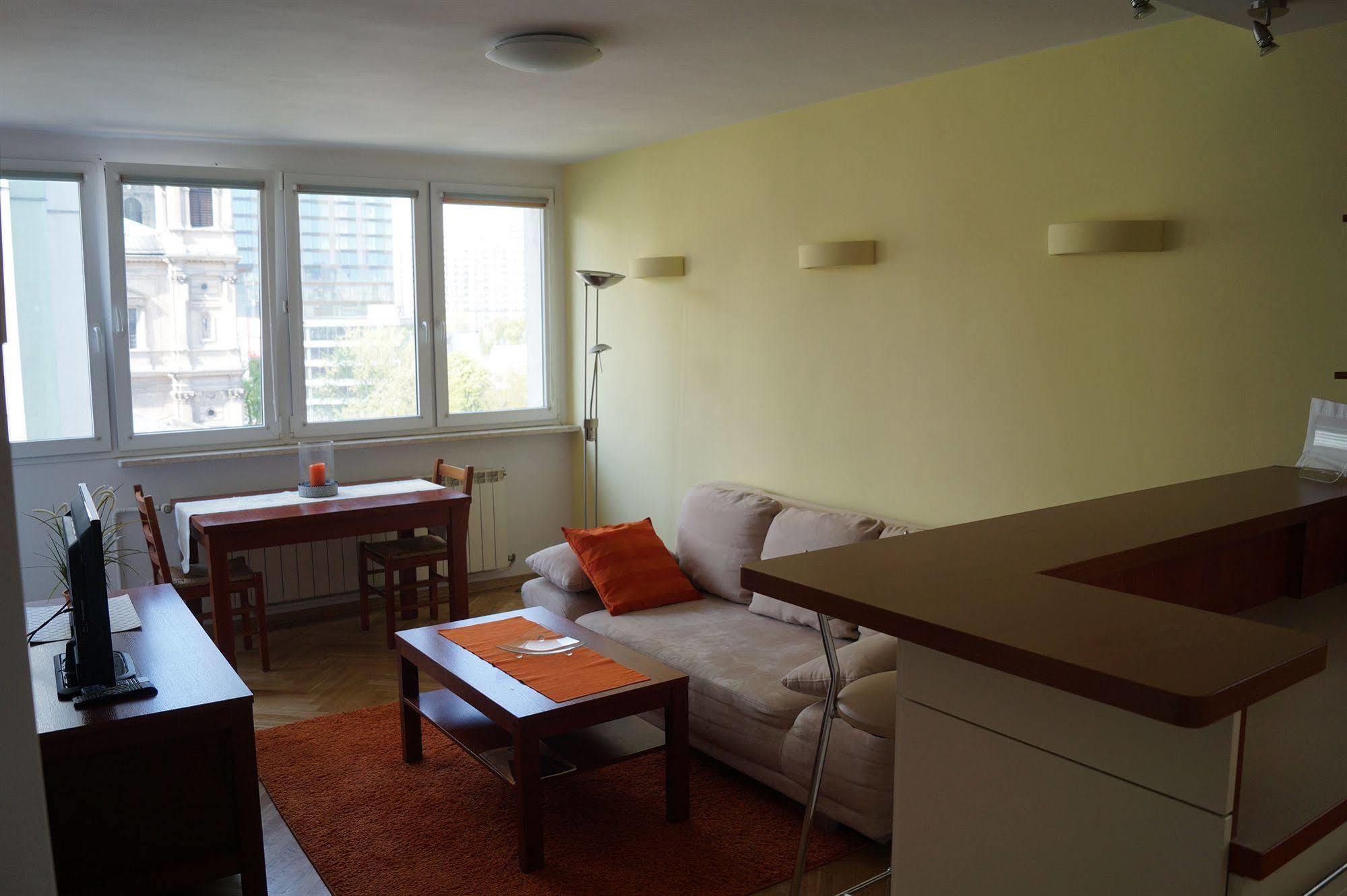 Centre Apartamenty Warszawa ภายนอก รูปภาพ