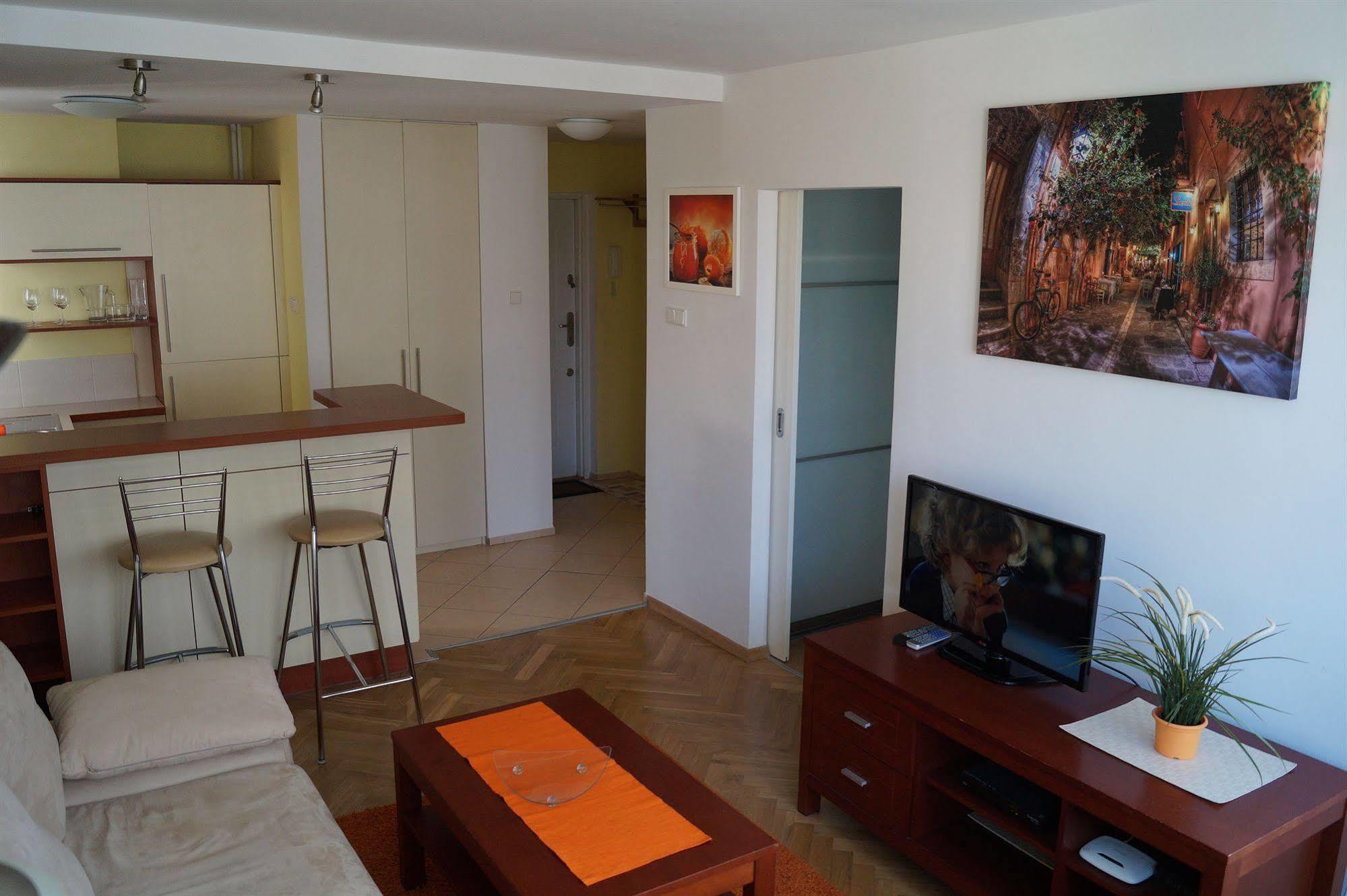 Centre Apartamenty Warszawa ภายนอก รูปภาพ